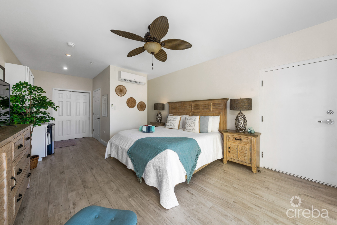 The Cottages In East End  Boutique Hotel