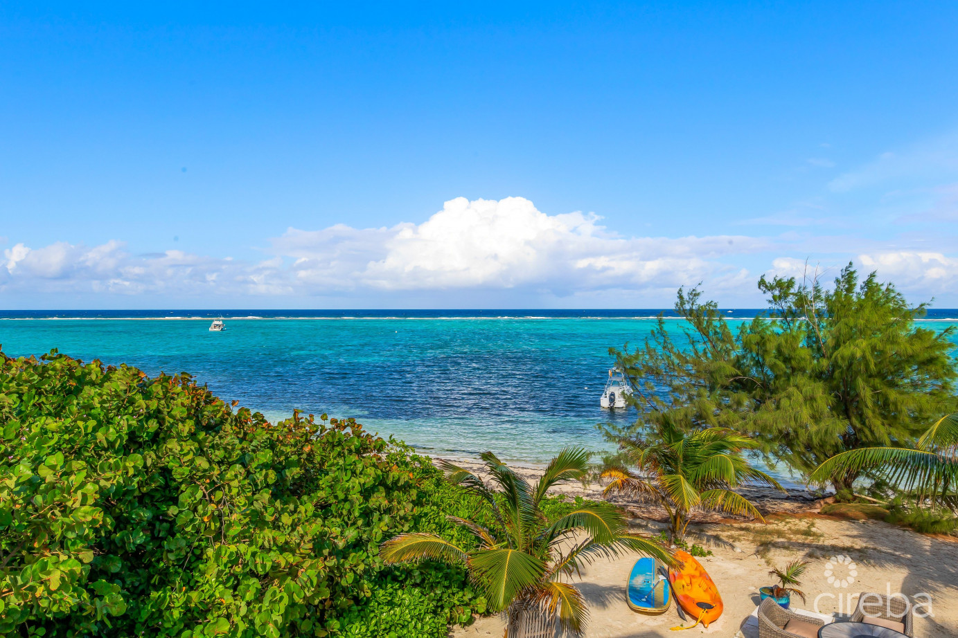 The Cottages In East End  Boutique Hotel
