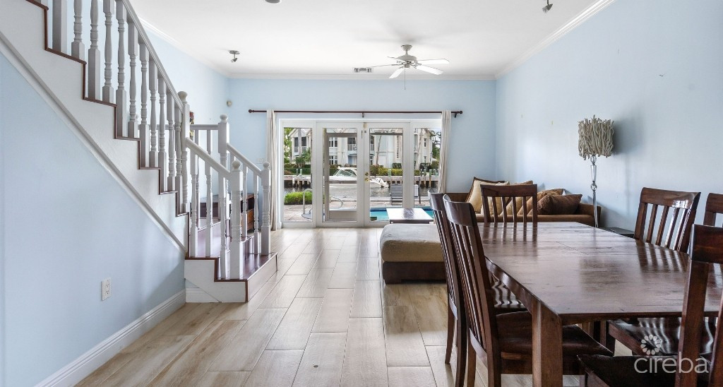 Two Bedroom Townhouse On Palm Heights Canal