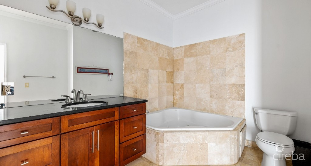 Two Bedroom Townhouse On Palm Heights Canal