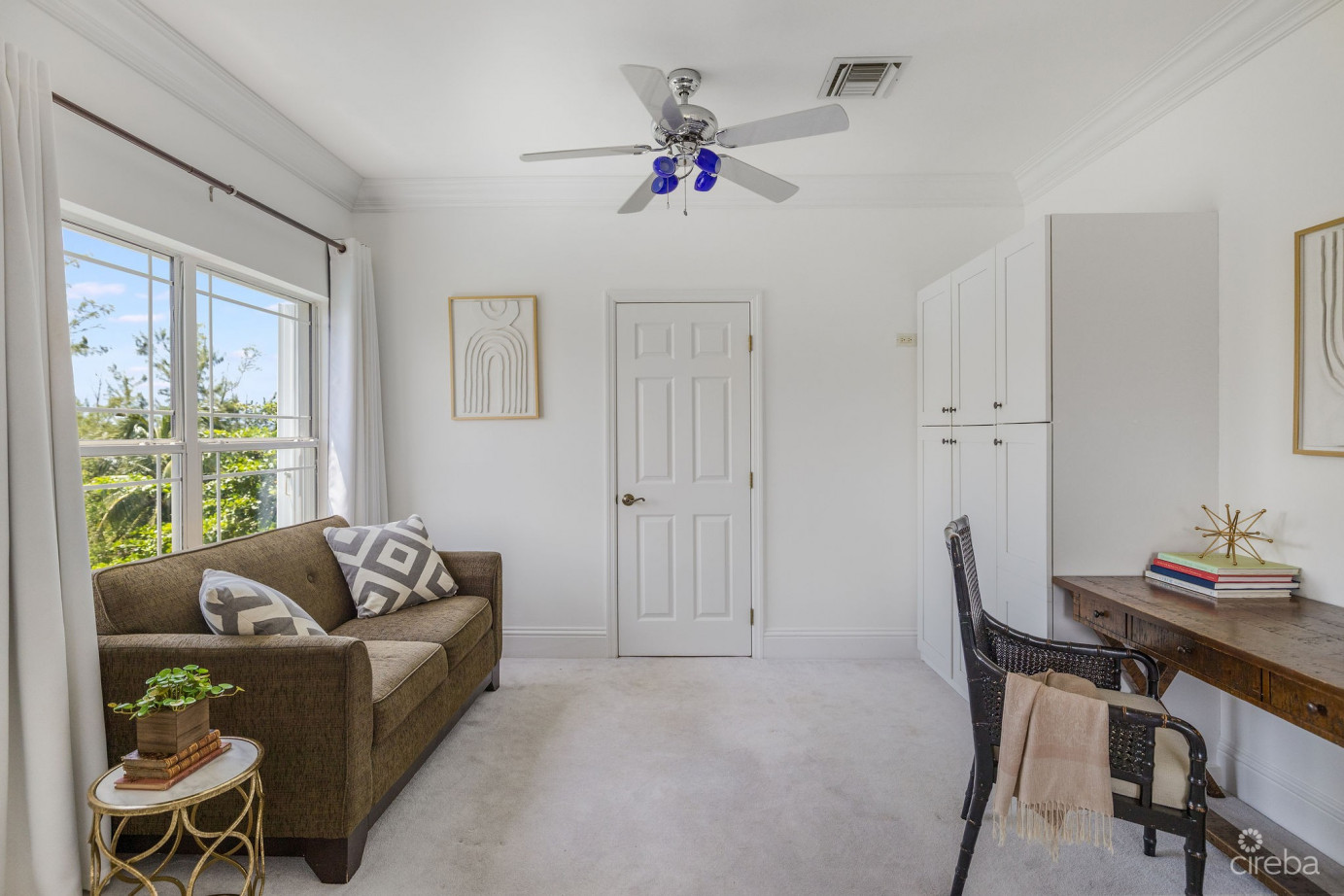 Coastal Escape – Executive Waterfront Living