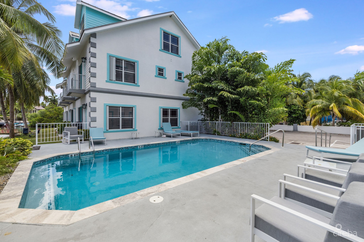 Coastal Escape – Executive Waterfront Living