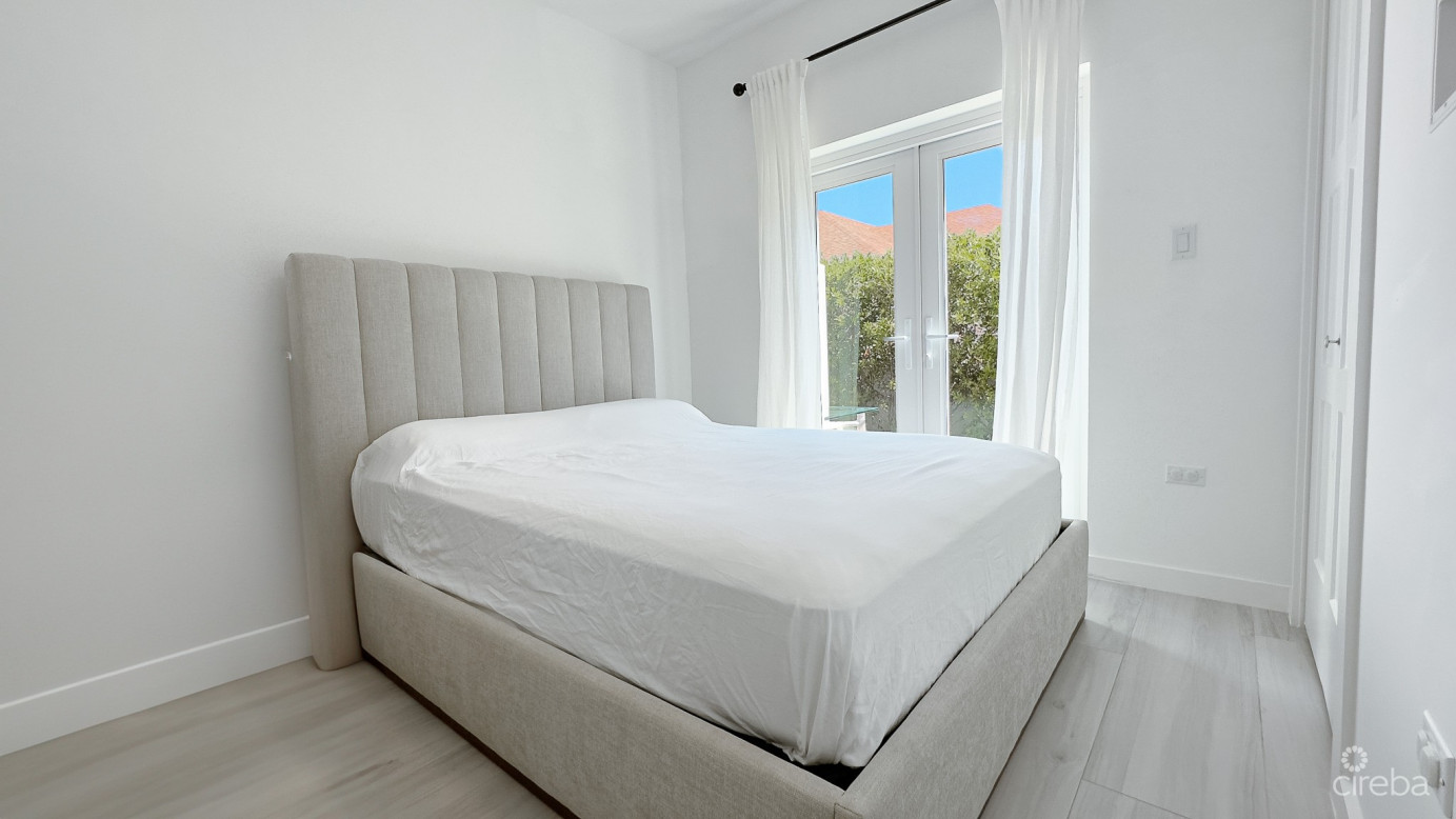 La Paidion Condo West Bay