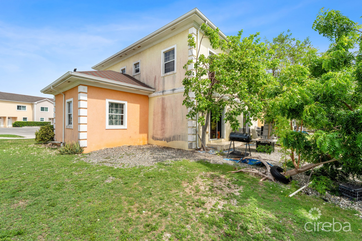 Owner Will Pay Stamp Duty!  West Bay 3-bed End Unit