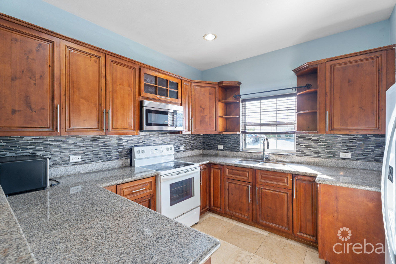 Owner Will Pay Stamp Duty!  West Bay 3-bed End Unit