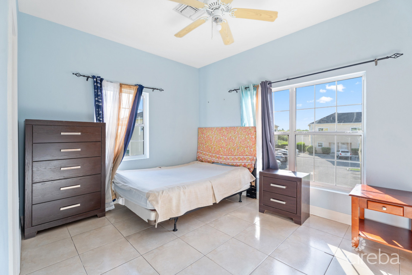 Owner Will Pay Stamp Duty!  West Bay 3-bed End Unit