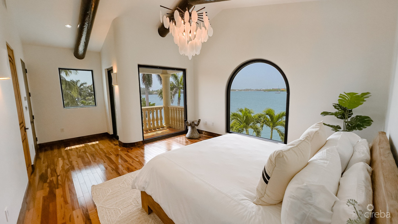 Crystal Harbour - Ocean Front Home