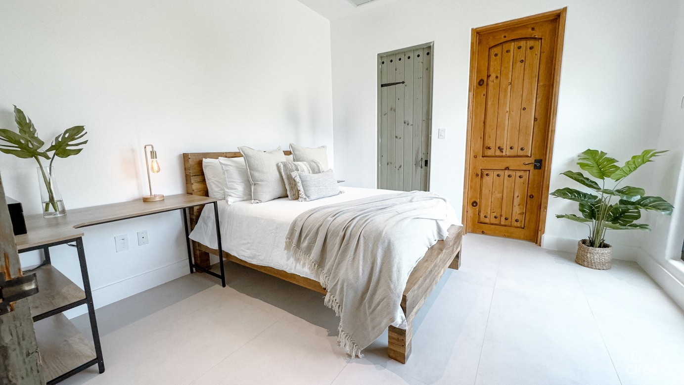 Crystal Harbour - Ocean Front Home