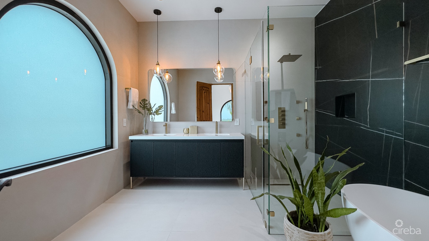 Crystal Harbour - Ocean Front Home