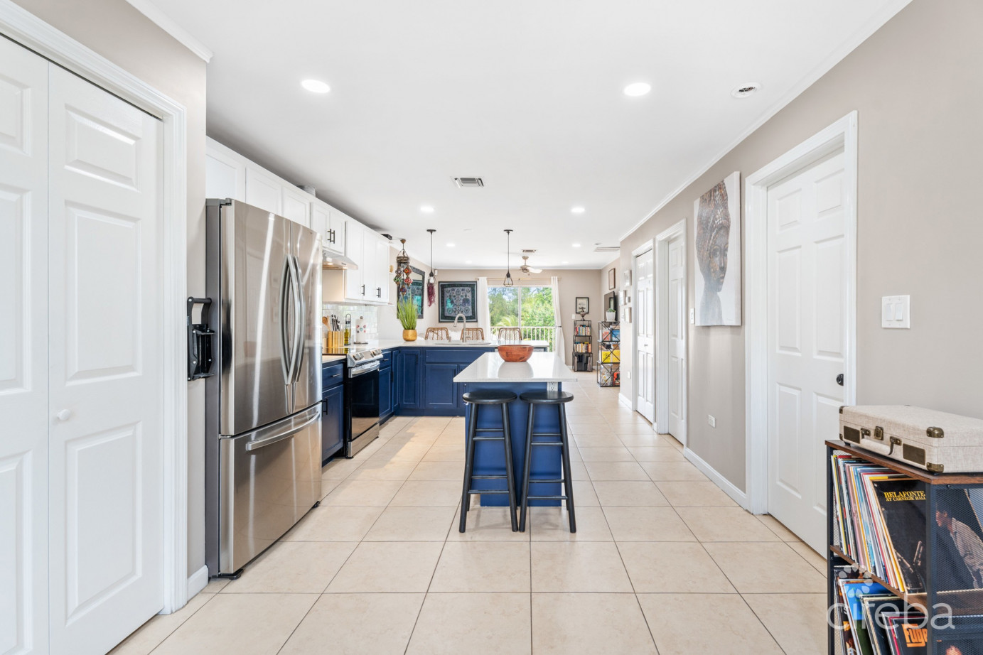 Upgraded 2beds Canalfront