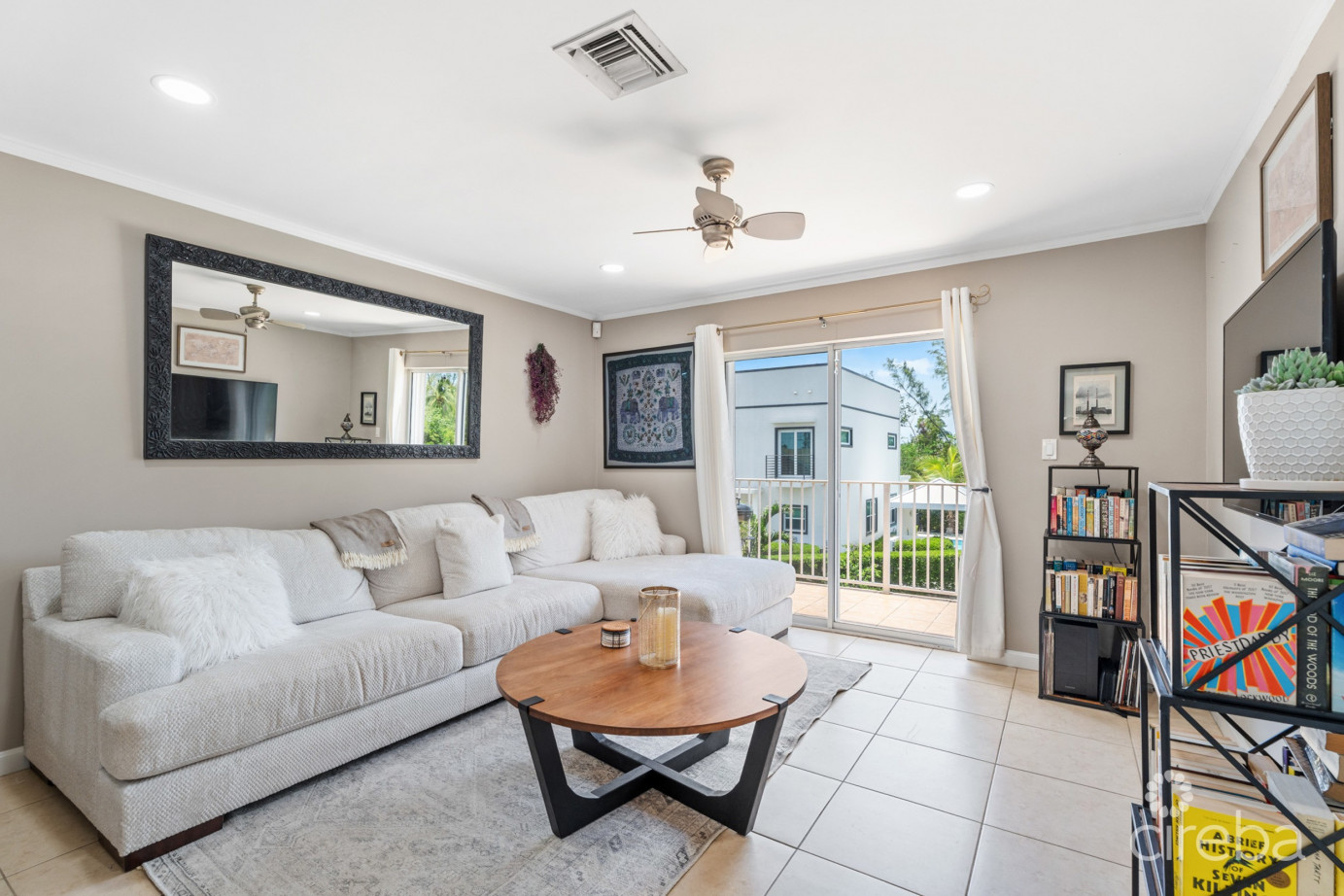 Upgraded 2beds Canalfront