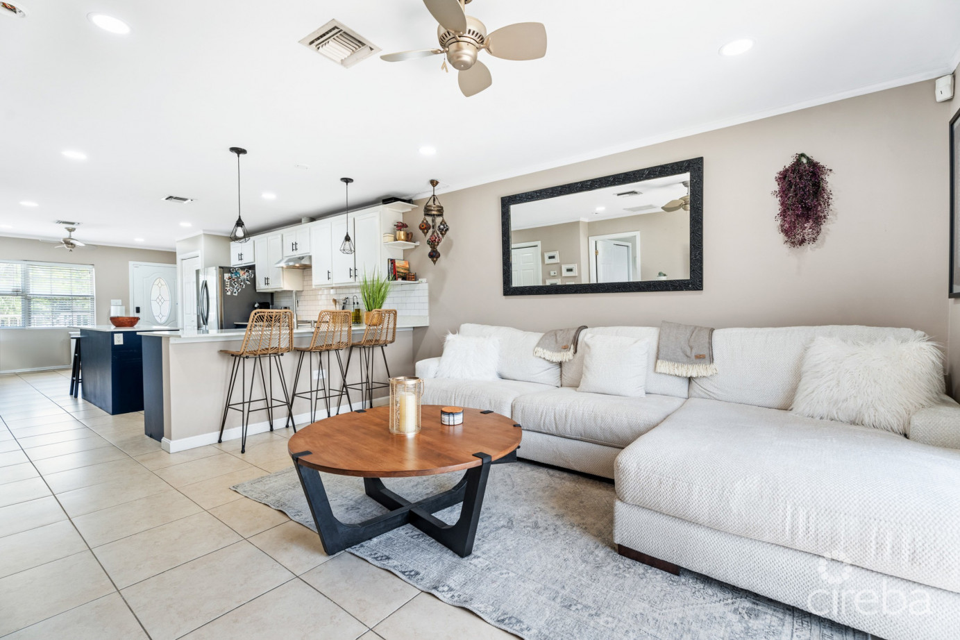 Upgraded 2beds Canalfront