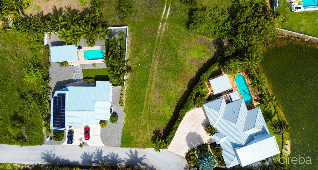 Large Highlands House Lot, West Bay