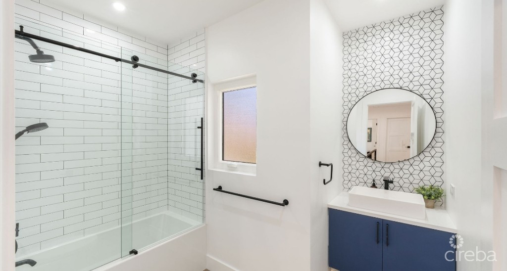 Luxury Residence In Tranquil Yacht Club Location