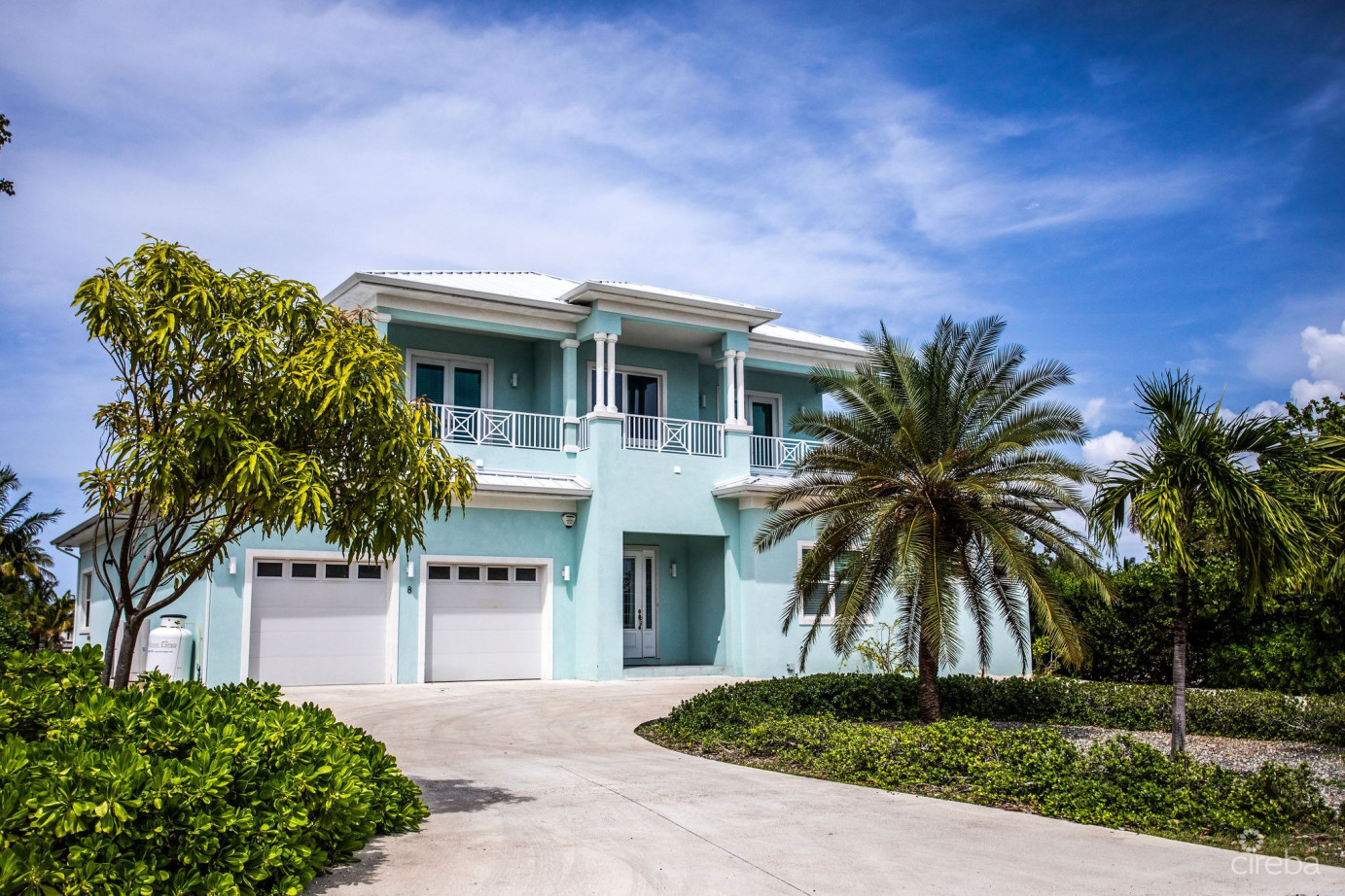 Crystal Harbour Luxury 5br/5.5ba Canal Front Home