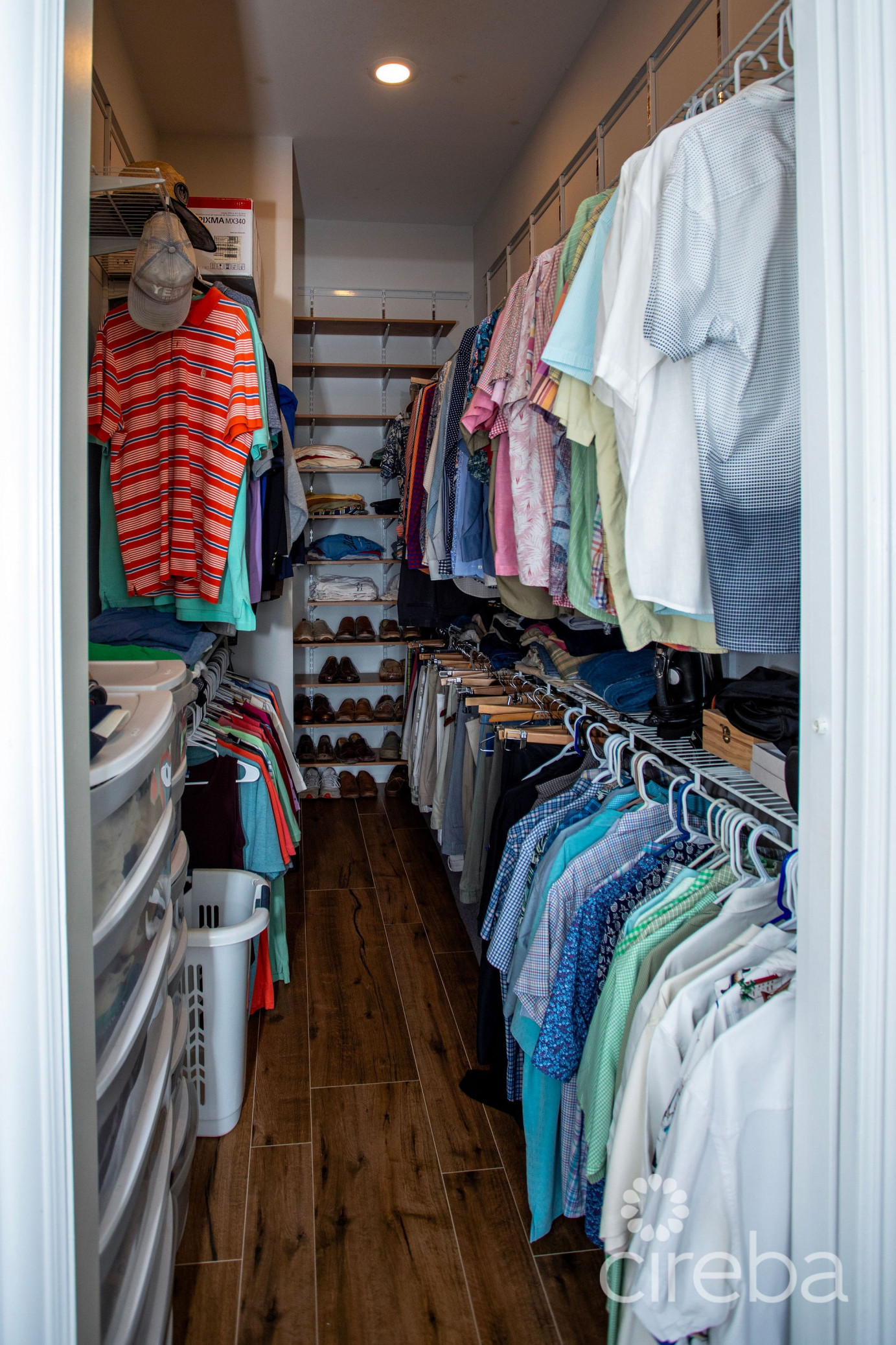 Crystal Harbour Luxury 5br/5.5ba Canal Front Home