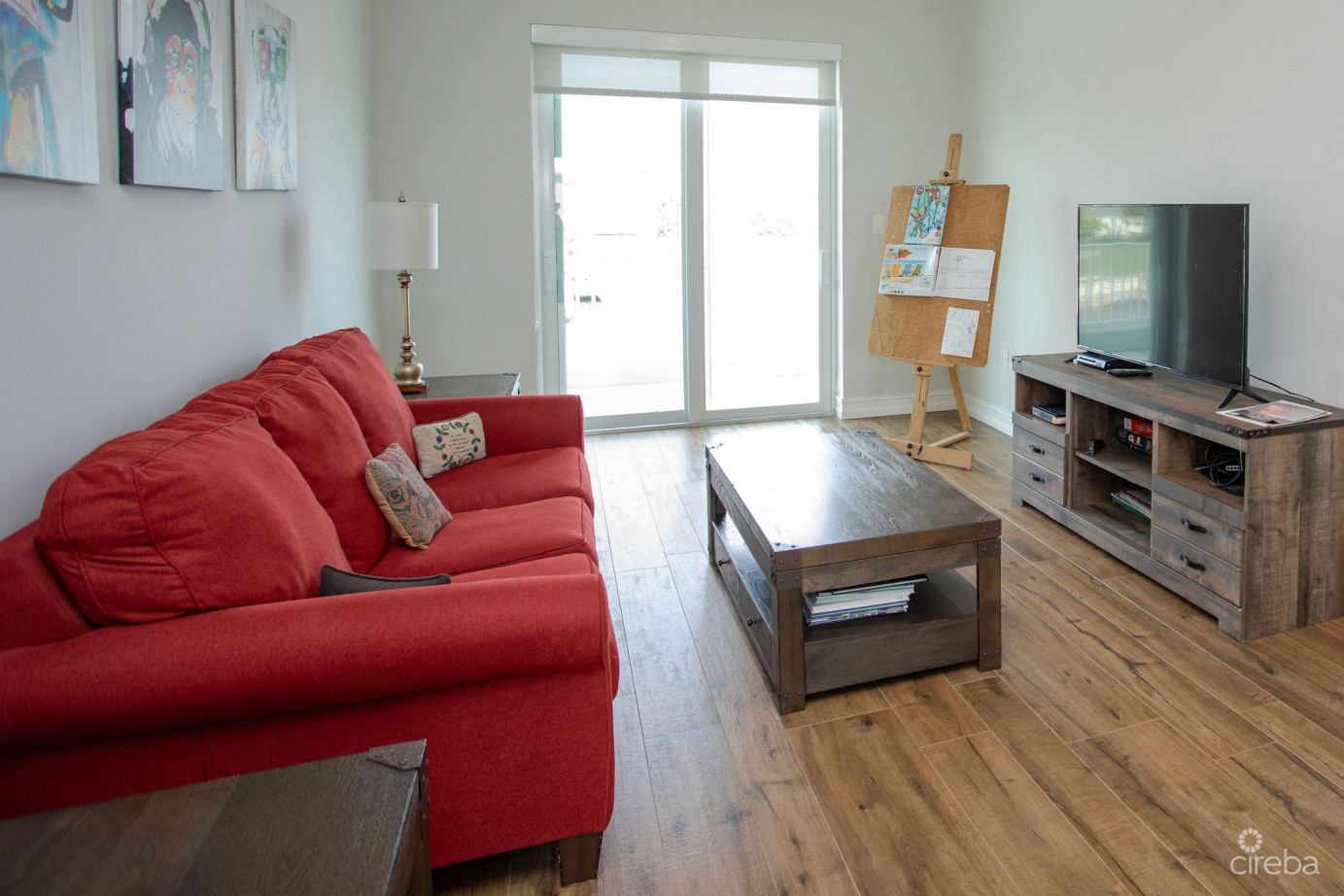 Crystal Harbour Luxury 5br/5.5ba Canal Front Home