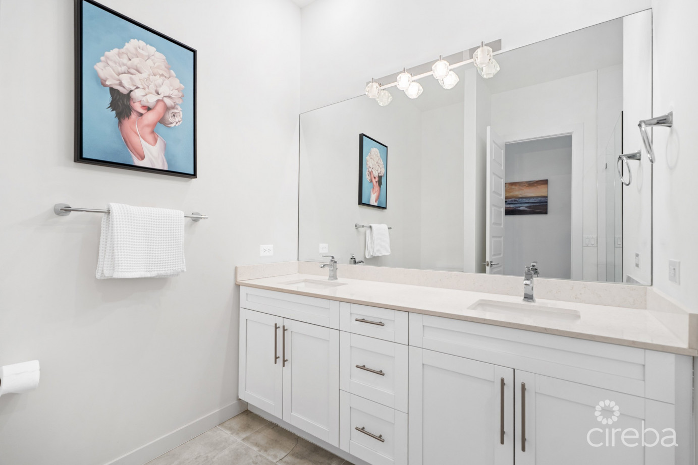 Eleven Parc Townhome – Prime Location In Seven Mile Beach Corridor