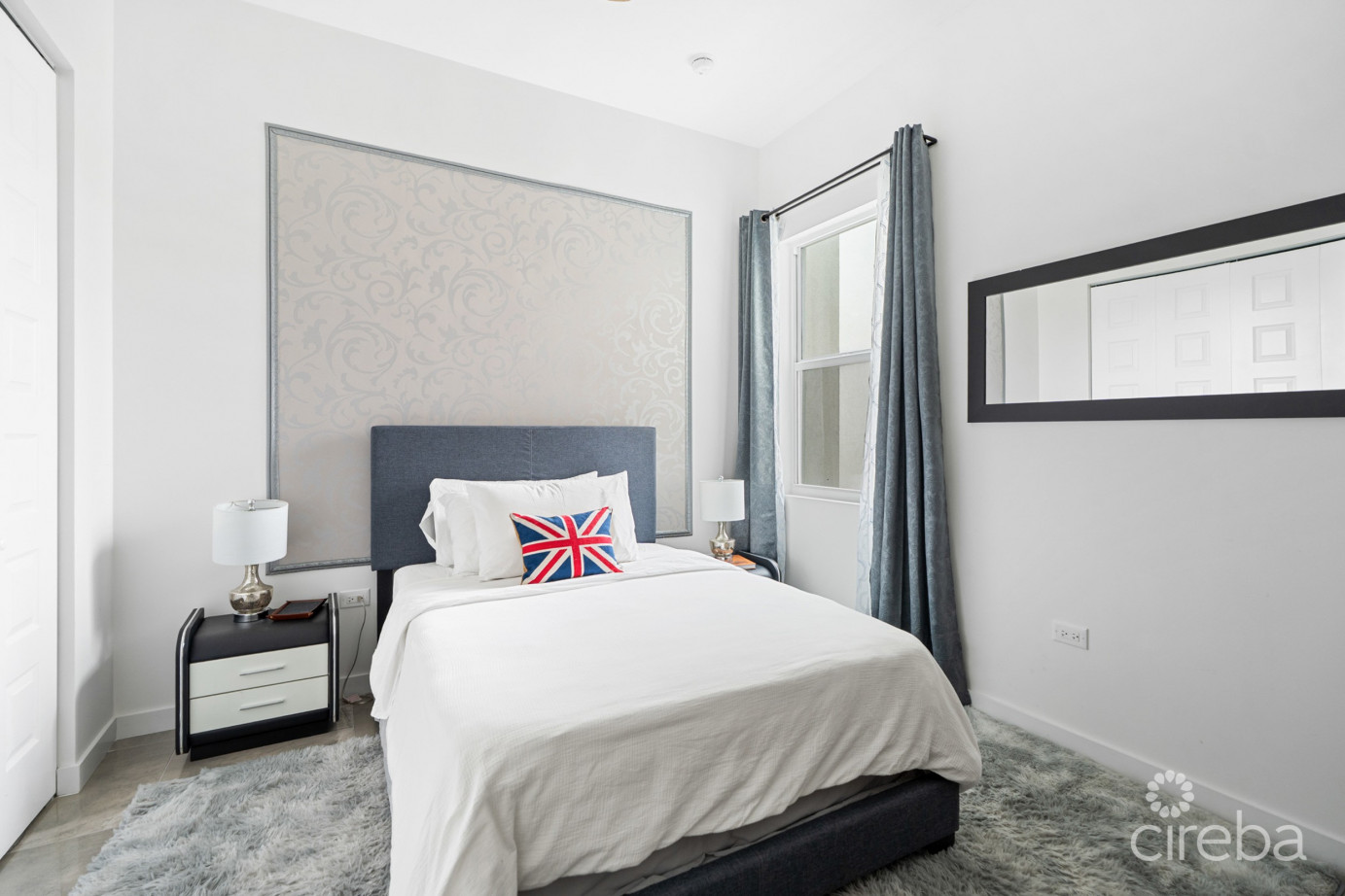 Eleven Parc Townhome – Prime Location In Seven Mile Beach Corridor