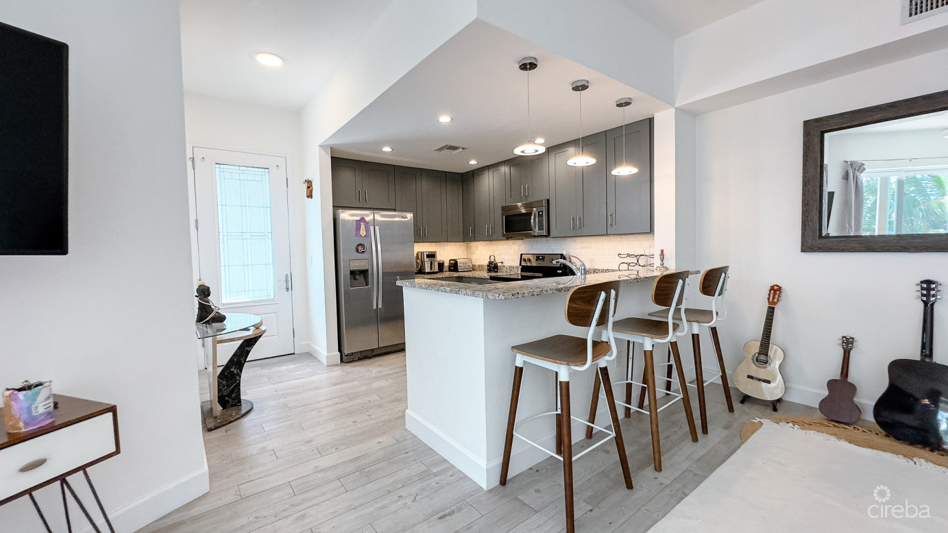 Snug Harbour Canalfront 1 Bed