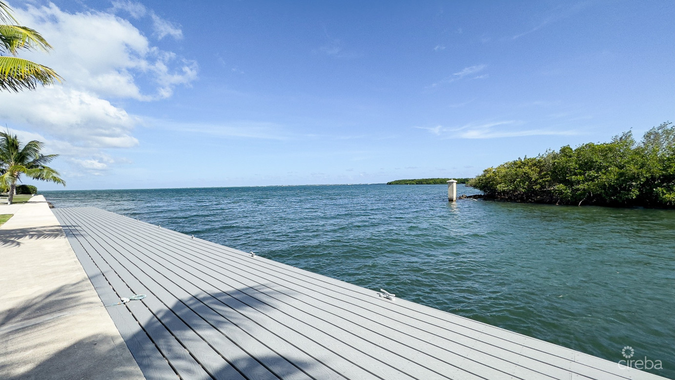 Snug Harbour Canalfront 1 Bed