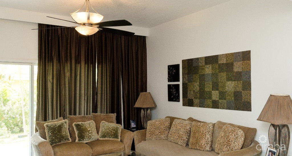 Walkers Road Charming 2bed/2bath Plus Den