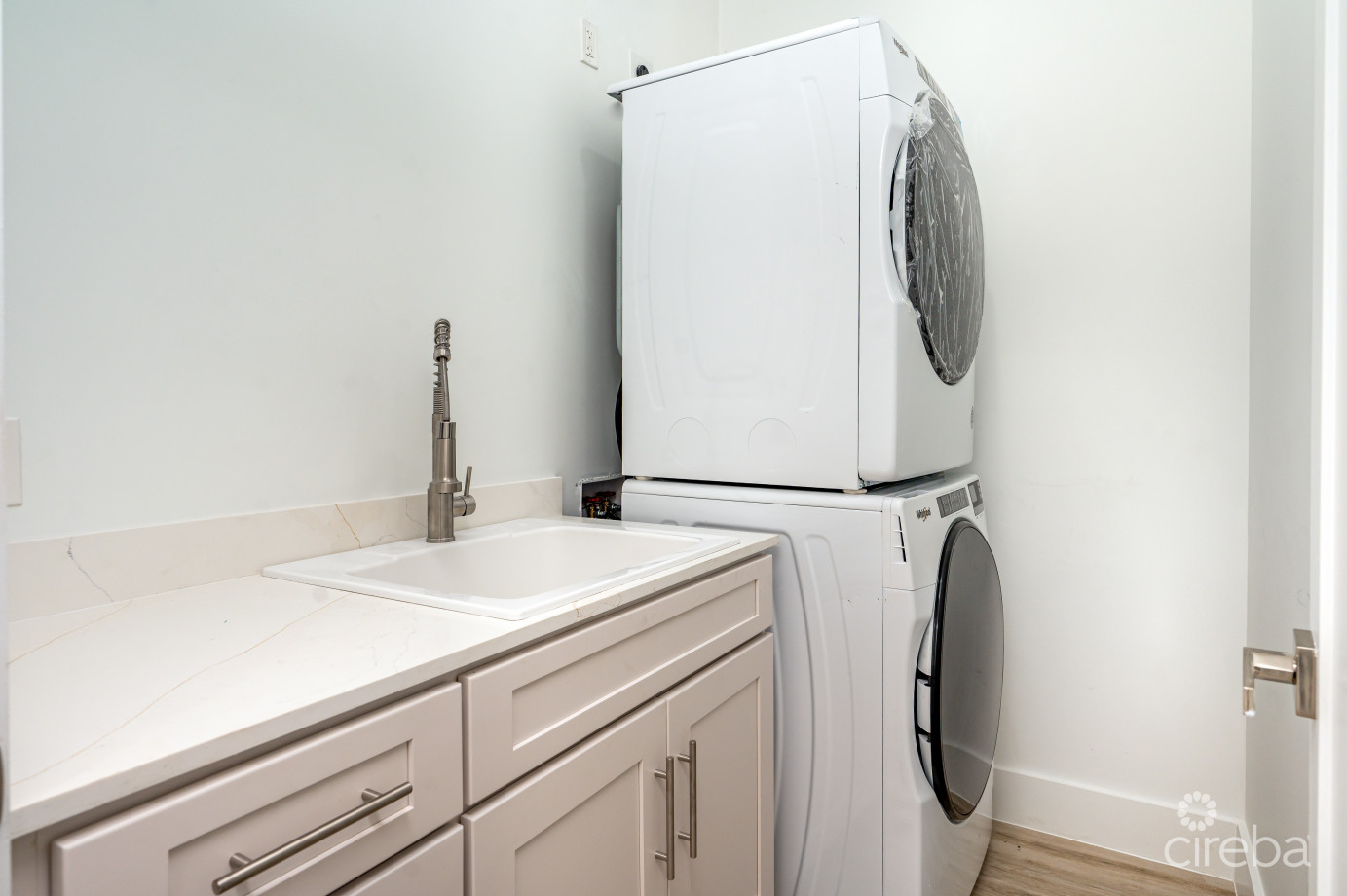 Lavania Court - Gated - Large 2 Bed 2 Bath Townhomes