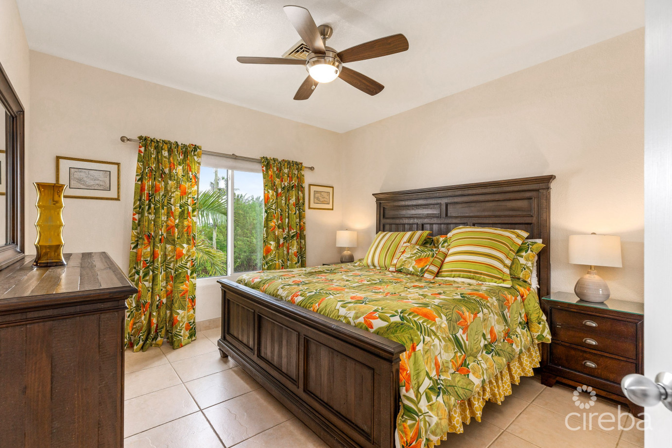 Kaibo 20, Beach Front Condo