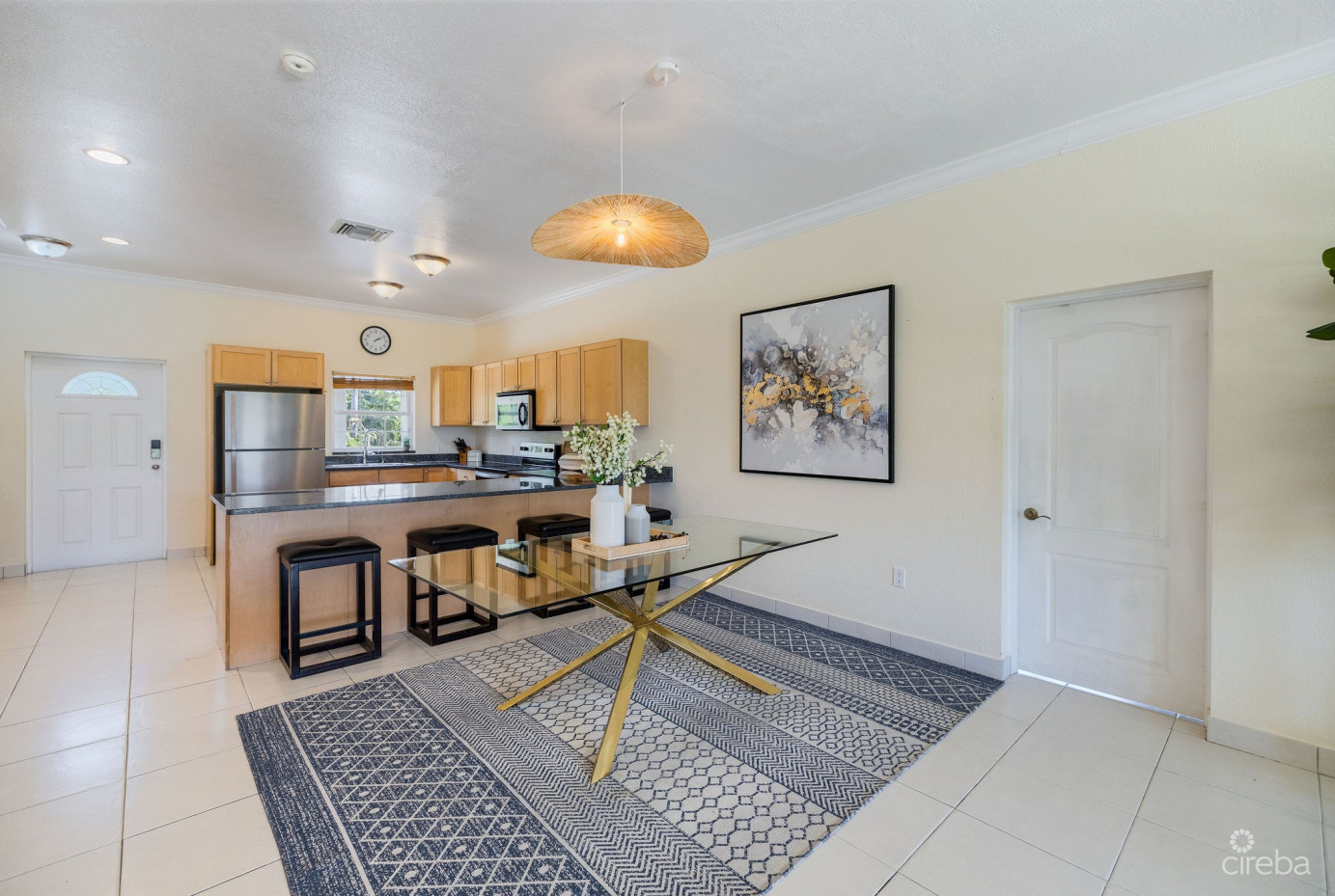 Paradise Point  3-bed, 2.5-bath Oceanfront Townhouse  West Bay