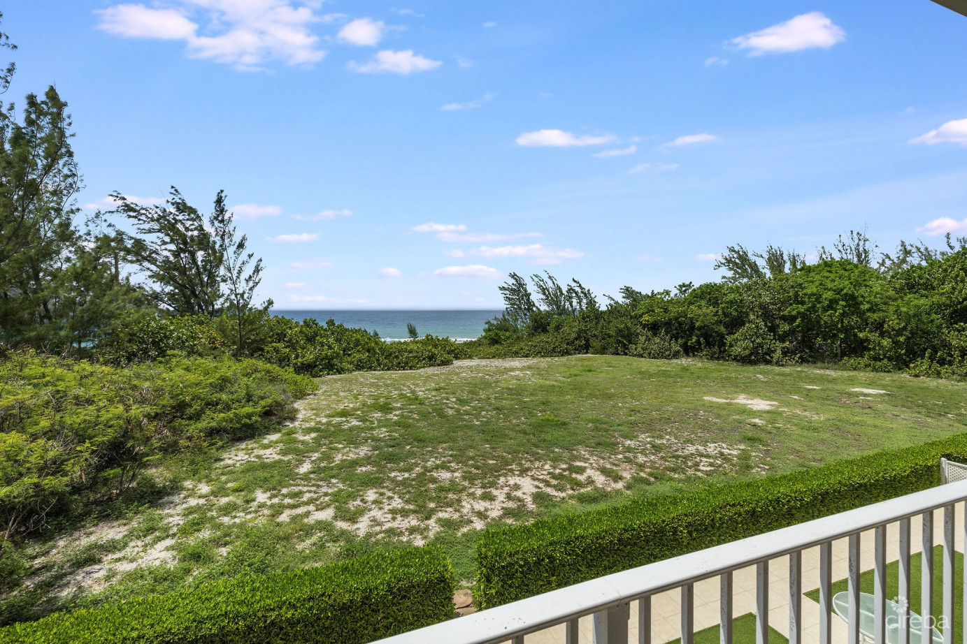 Paradise Point  3-bed, 2.5-bath Oceanfront Townhouse  West Bay