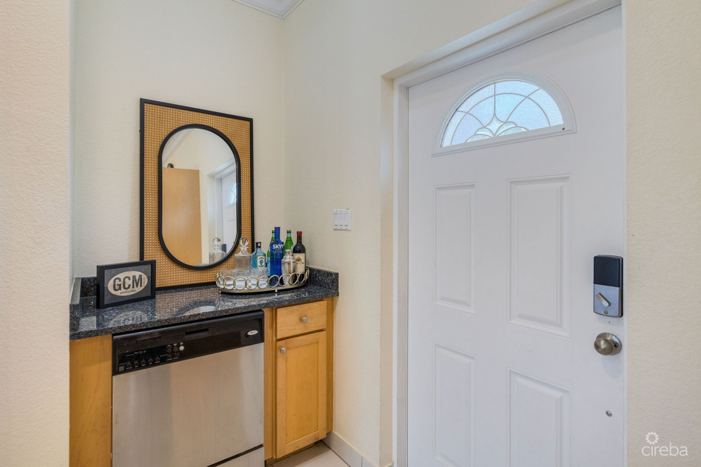 Paradise Point  3-bed, 2.5-bath Oceanfront Townhouse  West Bay