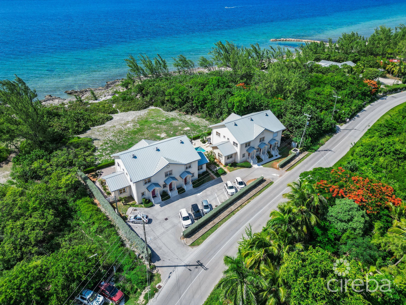 Paradise Point  3-bed, 2.5-bath Oceanfront Townhouse  West Bay