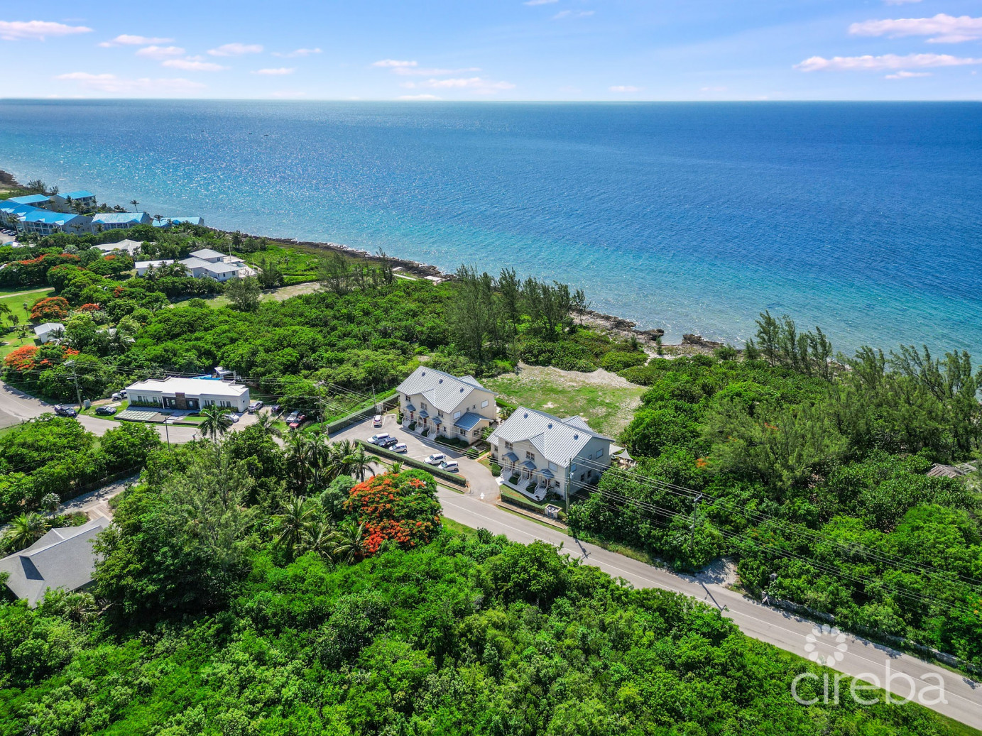 Paradise Point  3-bed, 2.5-bath Oceanfront Townhouse  West Bay