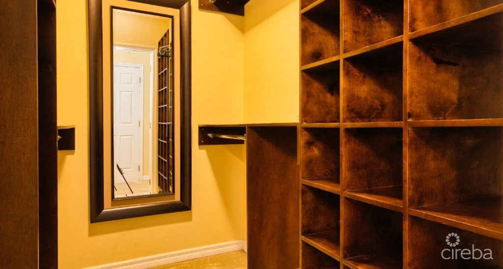 South Shore 302 - Oceanfront 3 Bed With 7.6%+ Gross Roi Potential!