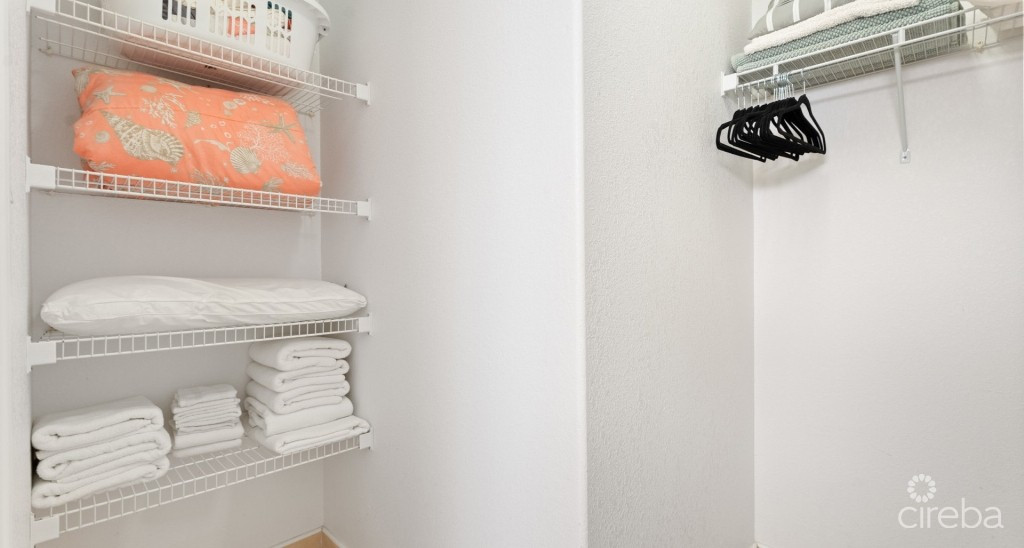 Kaibo Phase 2, Top Floor Condo With Storage Unit