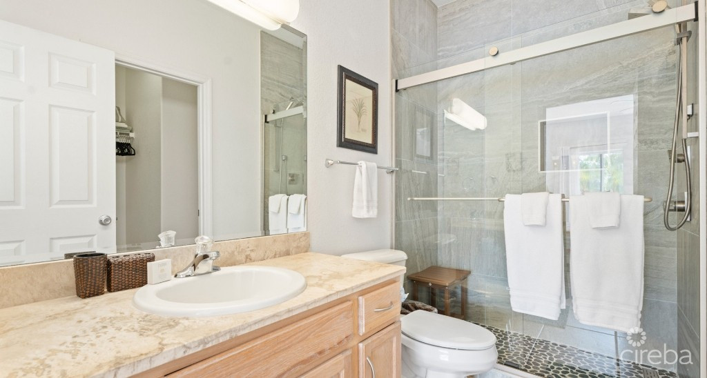 Kaibo Phase 2, Top Floor Condo With Storage Unit