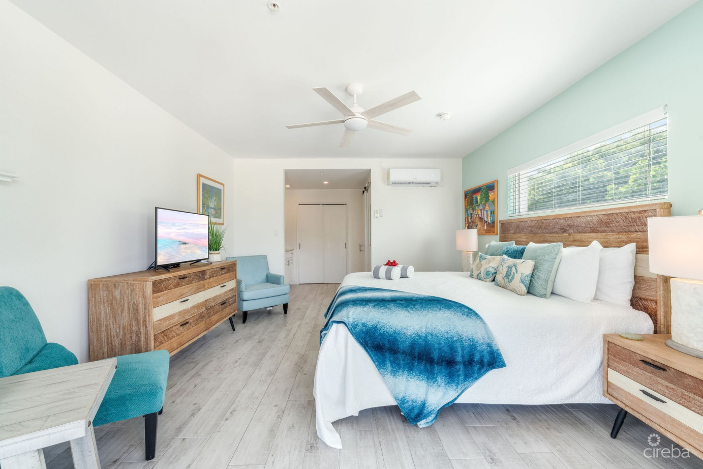 The Cottages In East End  Boutique Hotel