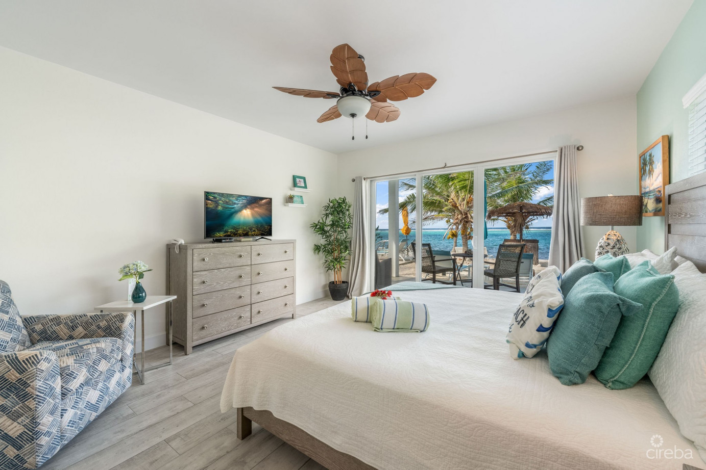 The Cottages In East End  Boutique Hotel