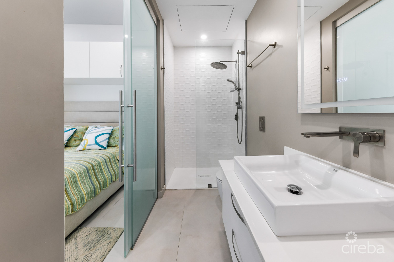 Harbour Walk Turnkey Boutique Condo