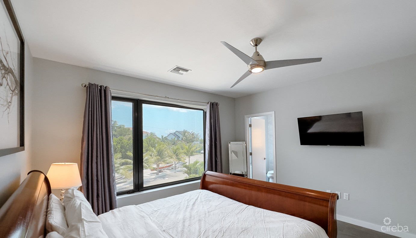 63 Vela, South Sound