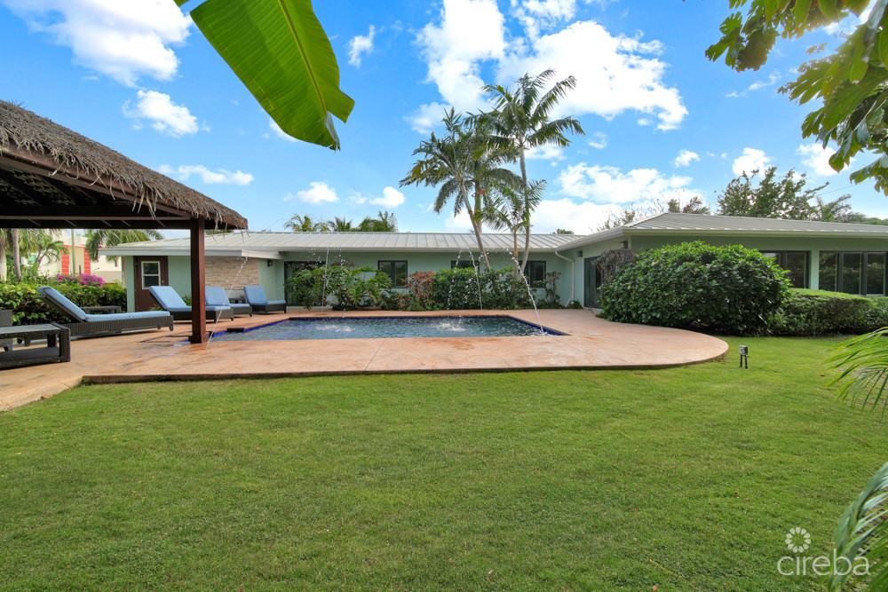 Modern 5 Bedroom Estate Home On Smb Corridor