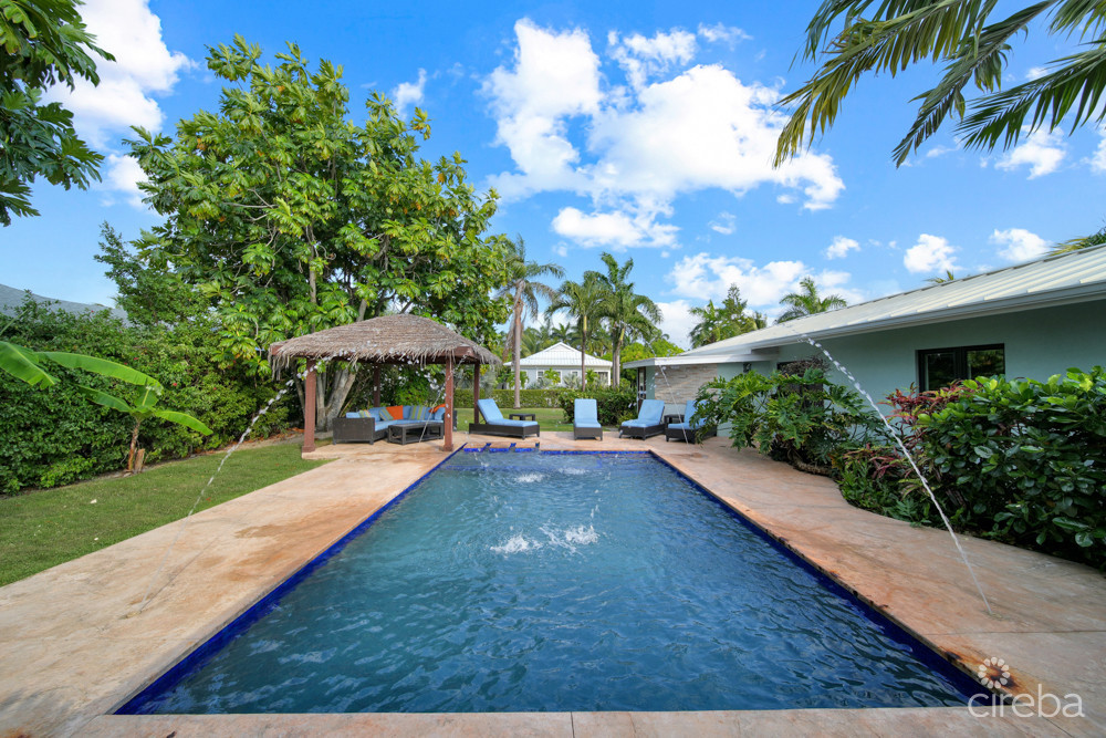 Modern 5 Bedroom Estate Home On Smb Corridor