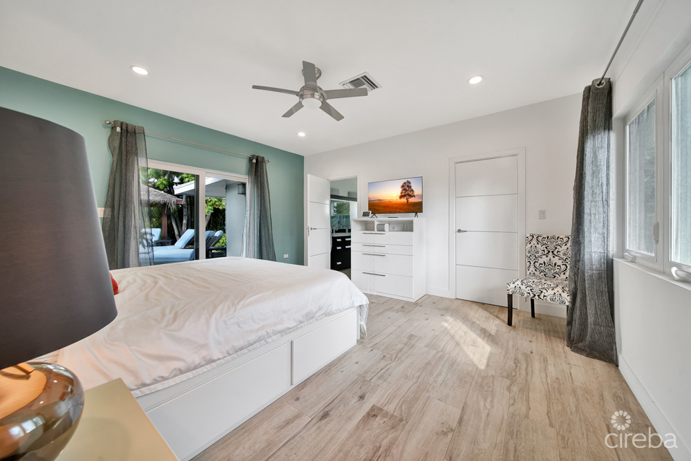 Modern 5 Bedroom Estate Home On Smb Corridor