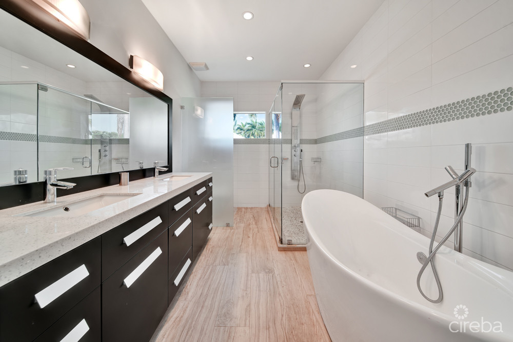 Modern 5 Bedroom Estate Home On Smb Corridor