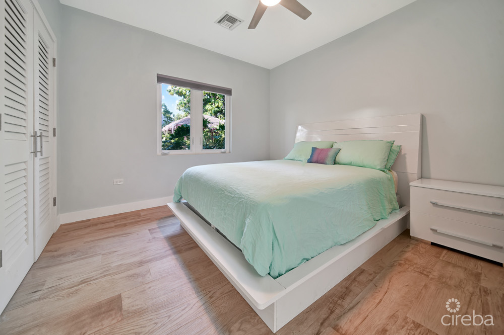 Modern 5 Bedroom Estate Home On Smb Corridor