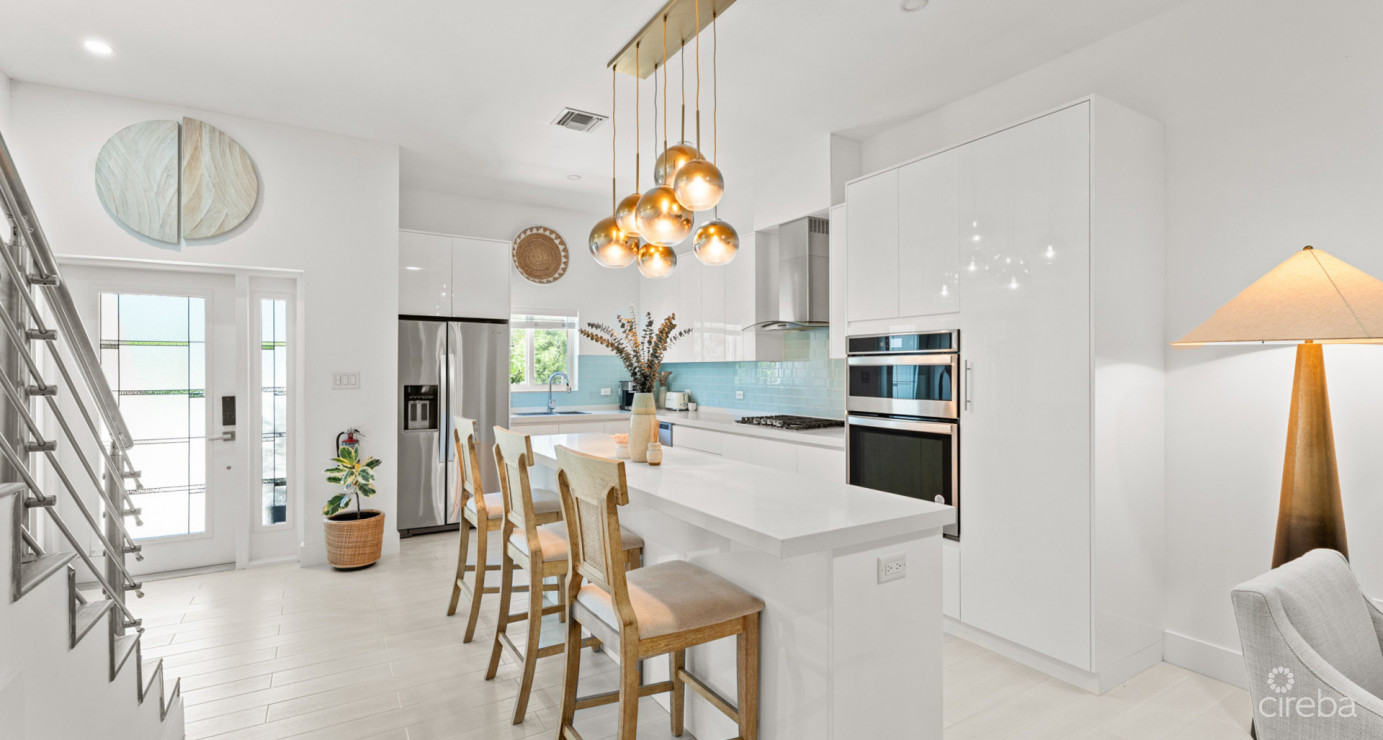 The Mantras #33 (south Sound Townhome W/ Custom Back Garden)