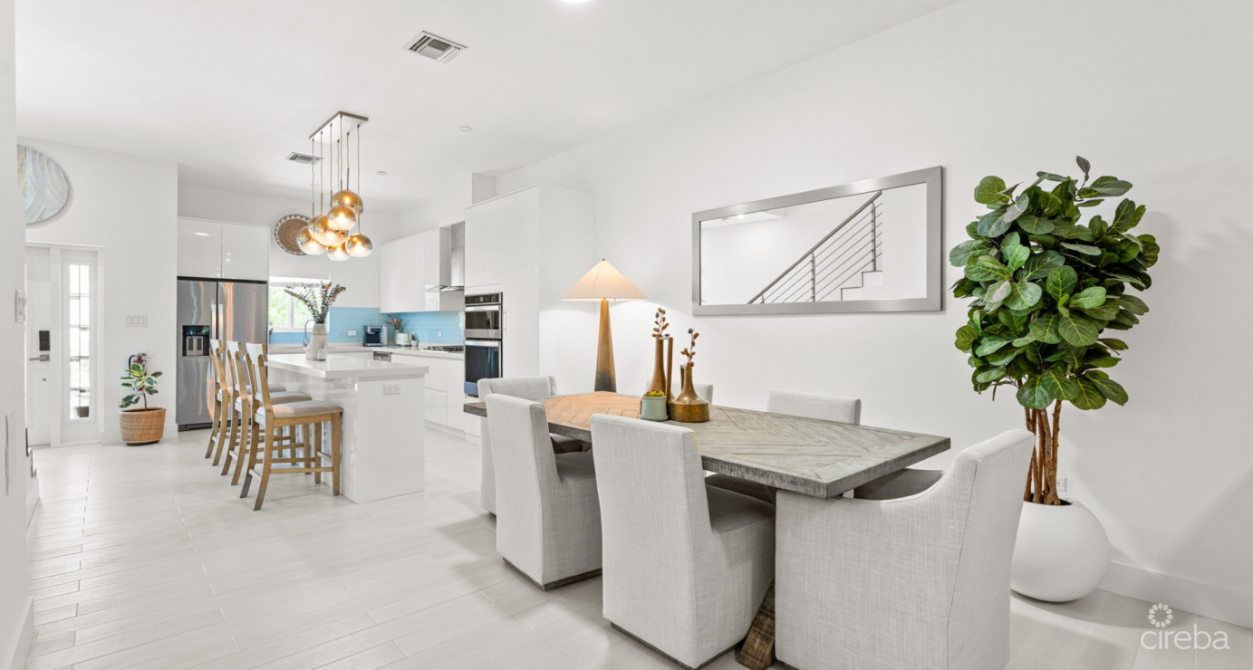 The Mantras #33 (south Sound Townhome W/ Custom Back Garden)