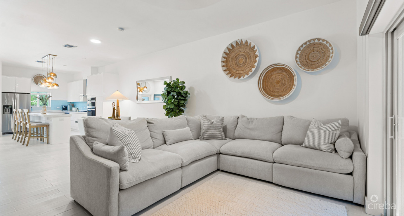 The Mantras #33 (south Sound Townhome W/ Custom Back Garden)