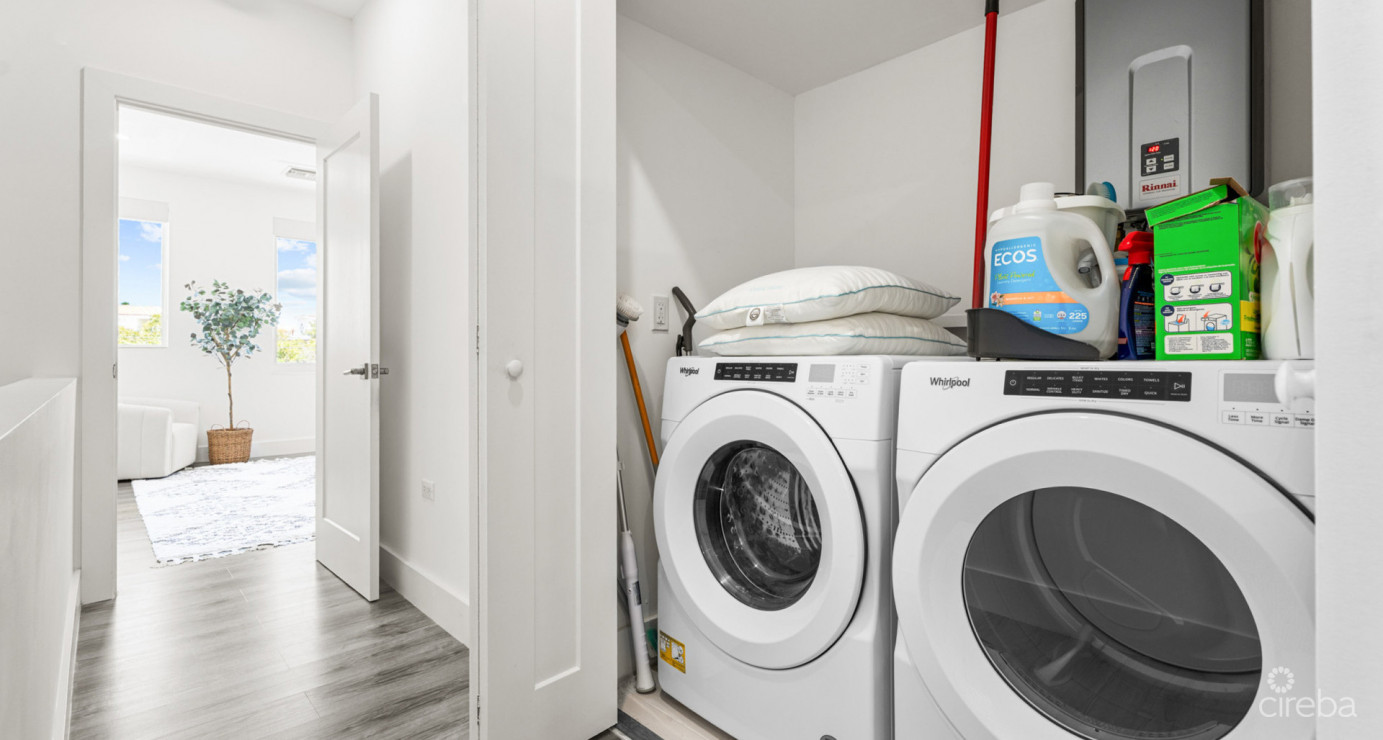 The Mantras #33 (south Sound Townhome W/ Custom Back Garden)