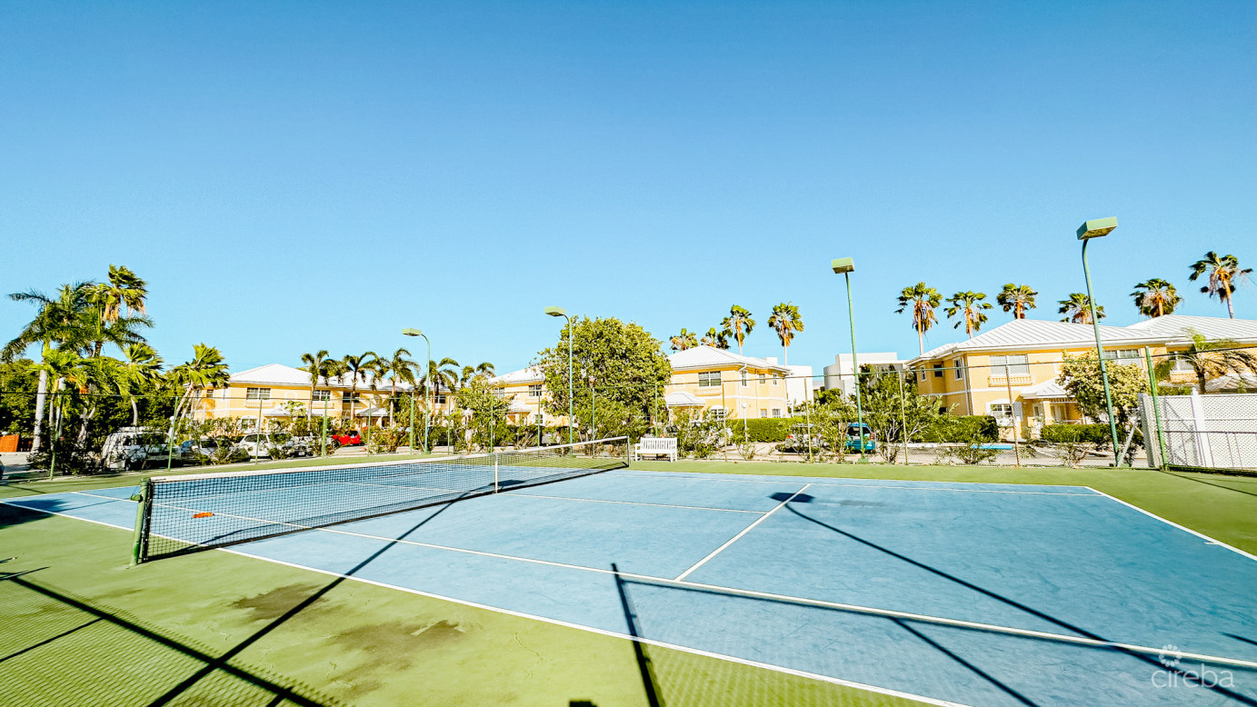 Southampton Gardens 2 Bed, 2.5 Bath Townhouse